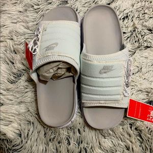 Nike Asuna slides with tag not in a box